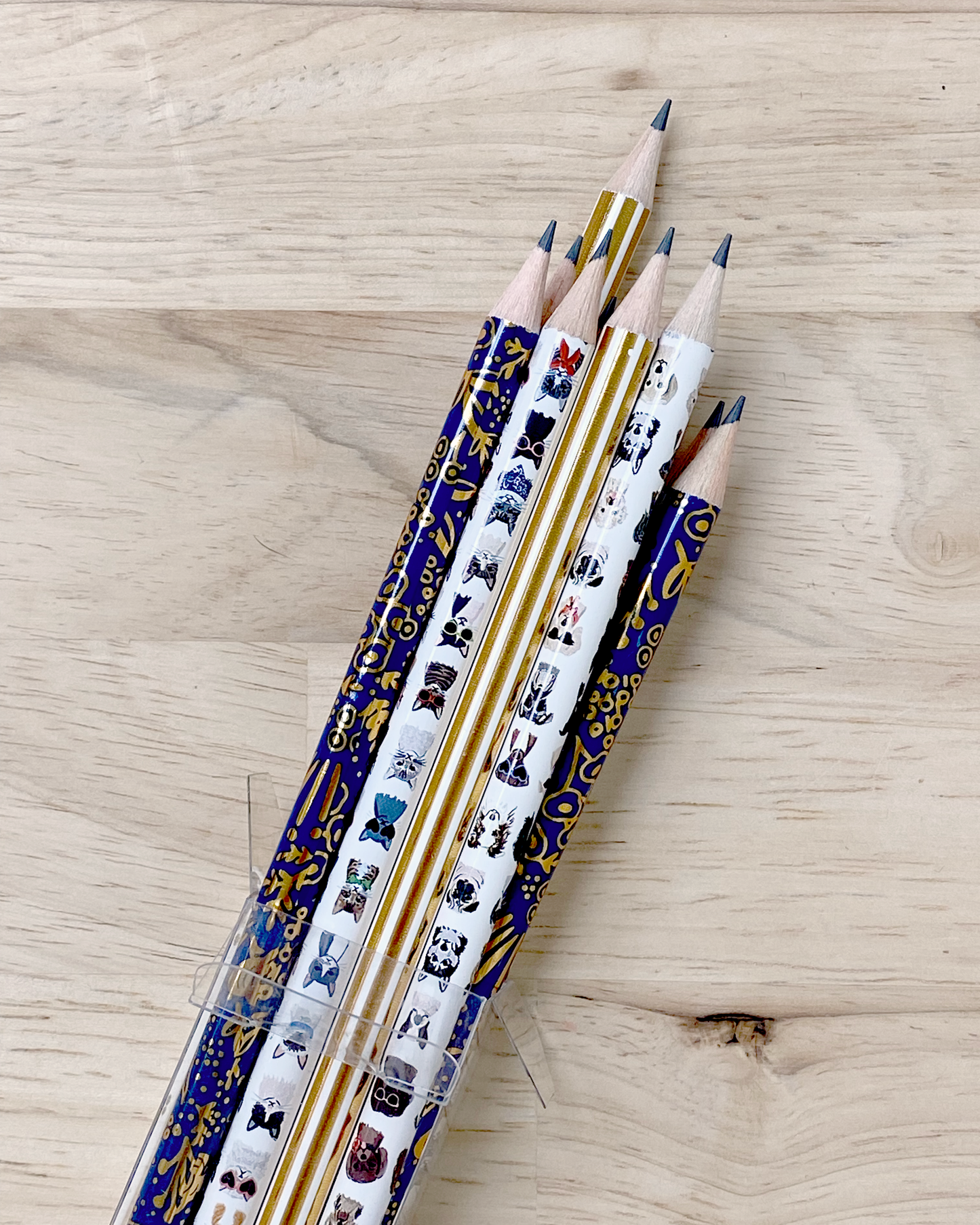 Cats and Dogs rifle no 2 pencils