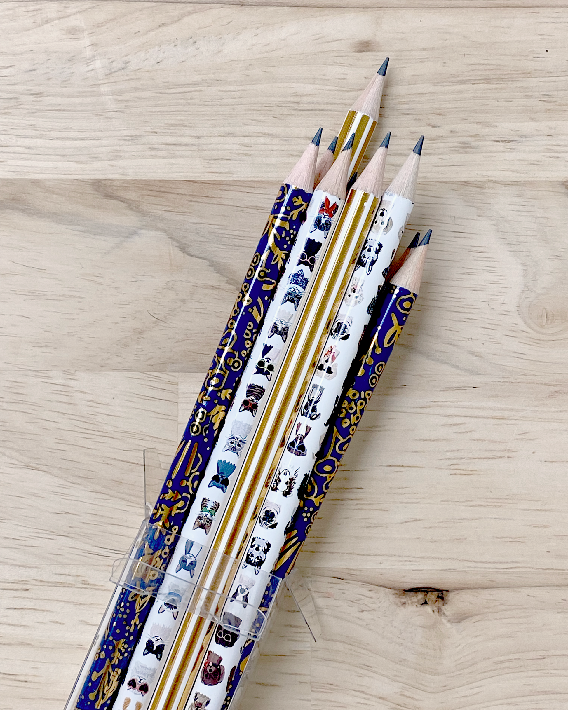 Cats and Dogs rifle no 2 pencils