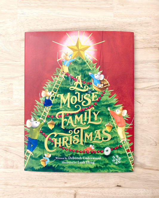 A sweet story about a mouse's family Christmas