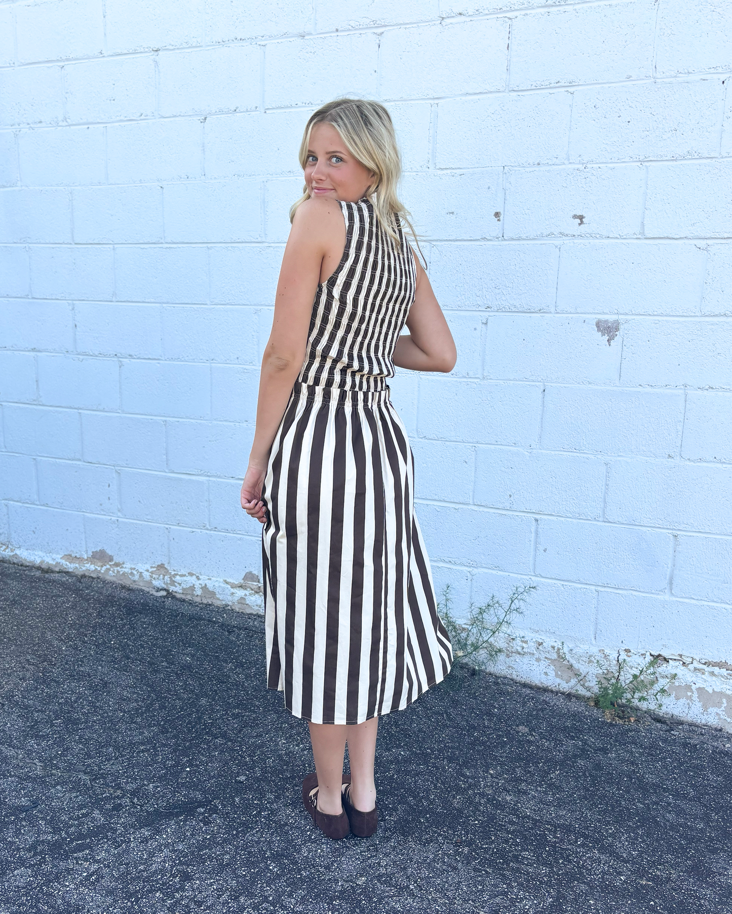 Sleeveless dress with brown and ivory striped dress