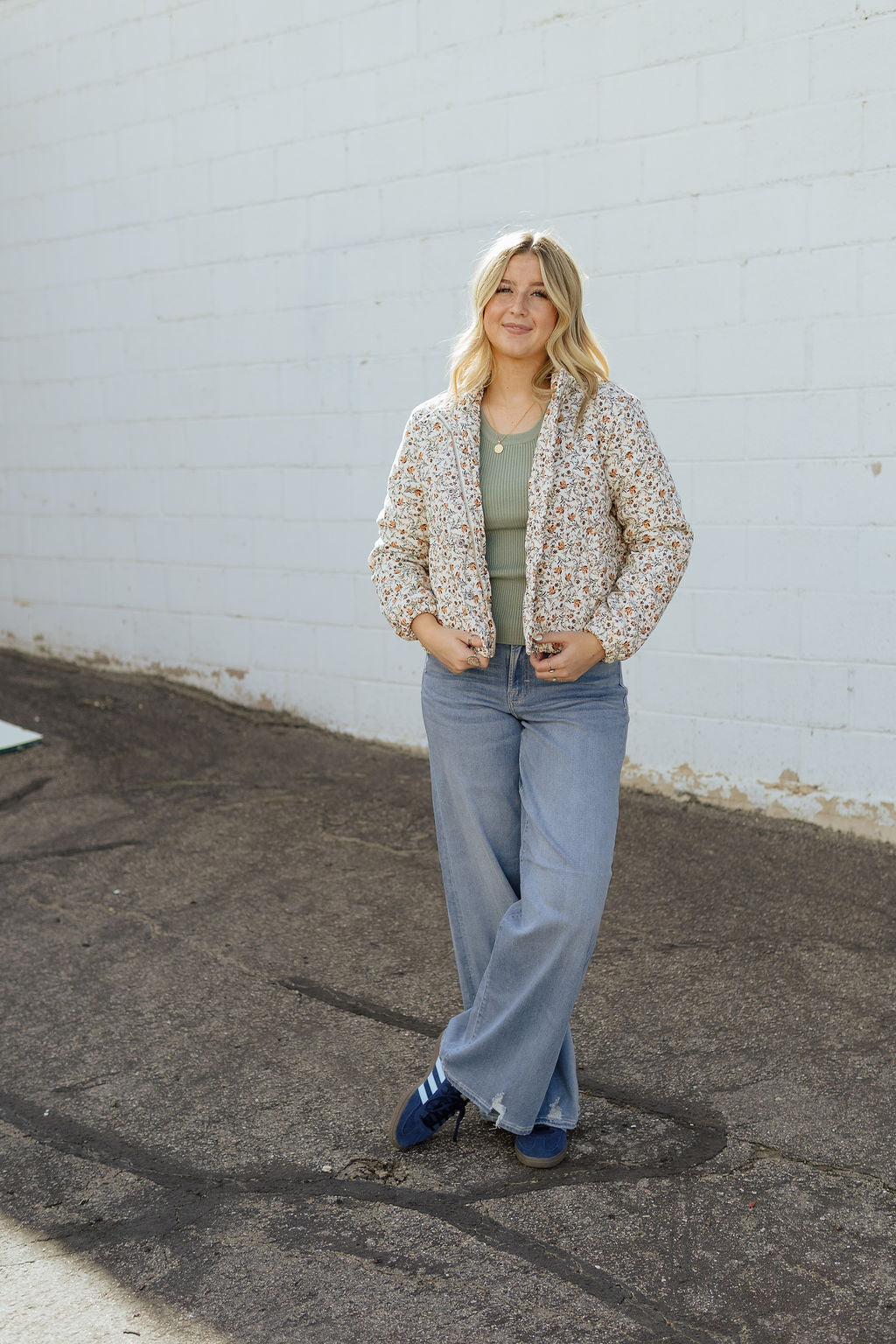Puffer jacket in a light corduroy and a small floral print