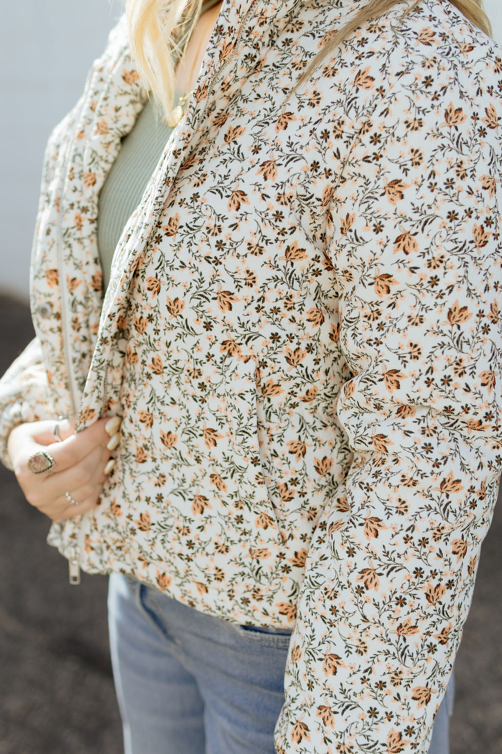 Puffer jacket in a light corduroy and a small floral print
