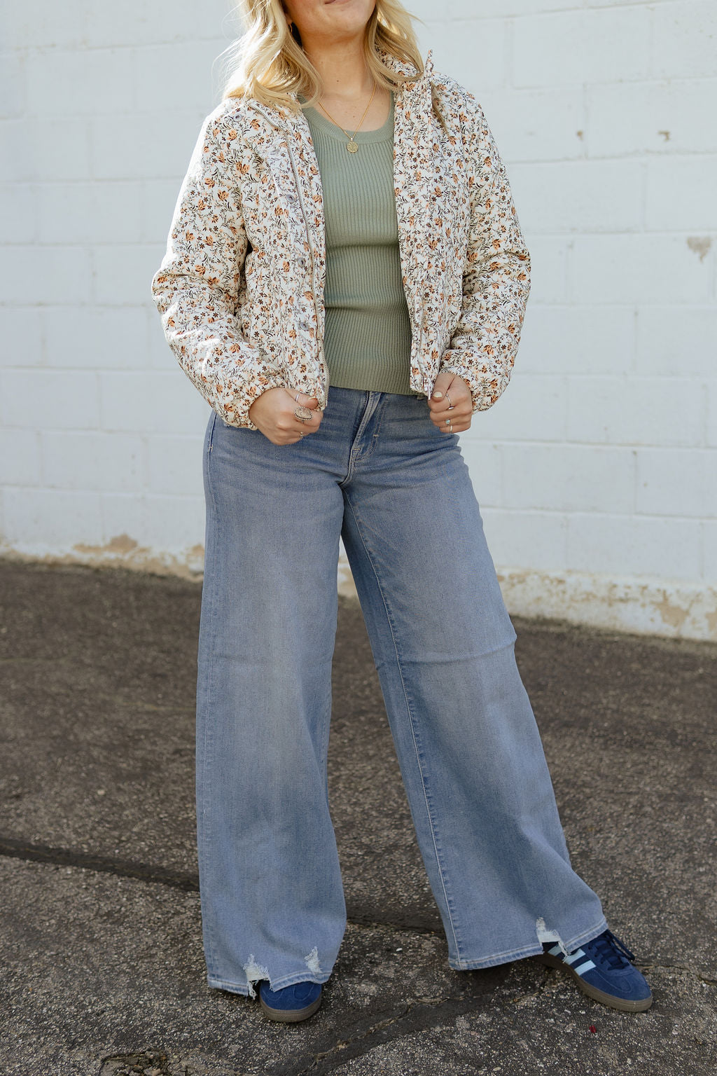 Puffer jacket in a light corduroy and a small floral print
