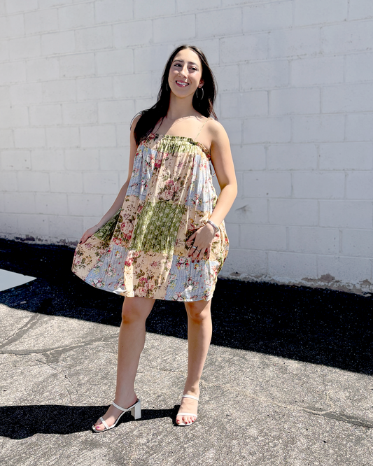Quilt print pleated short summer dress with spaghetti straps