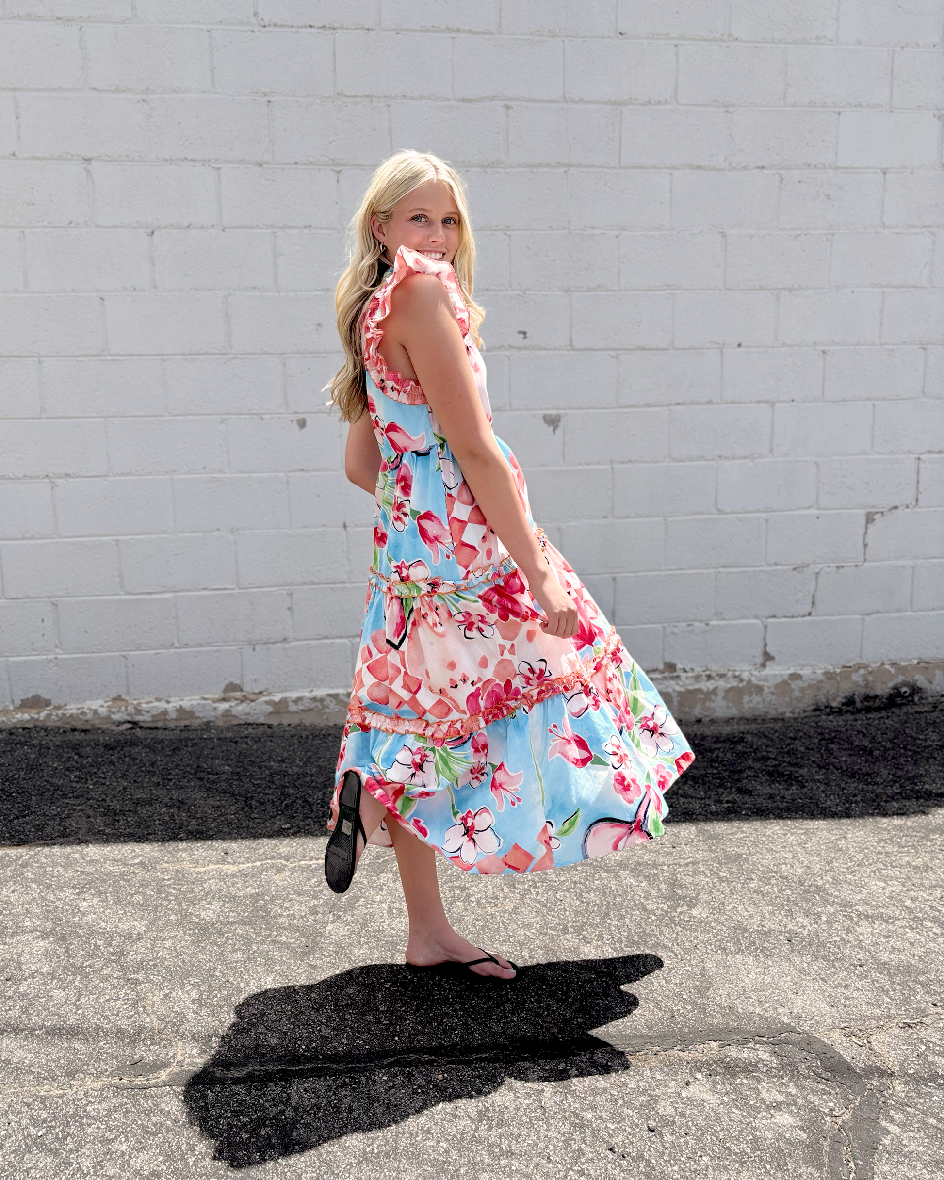 Summer sleeveless dress with large floral print in red and blue