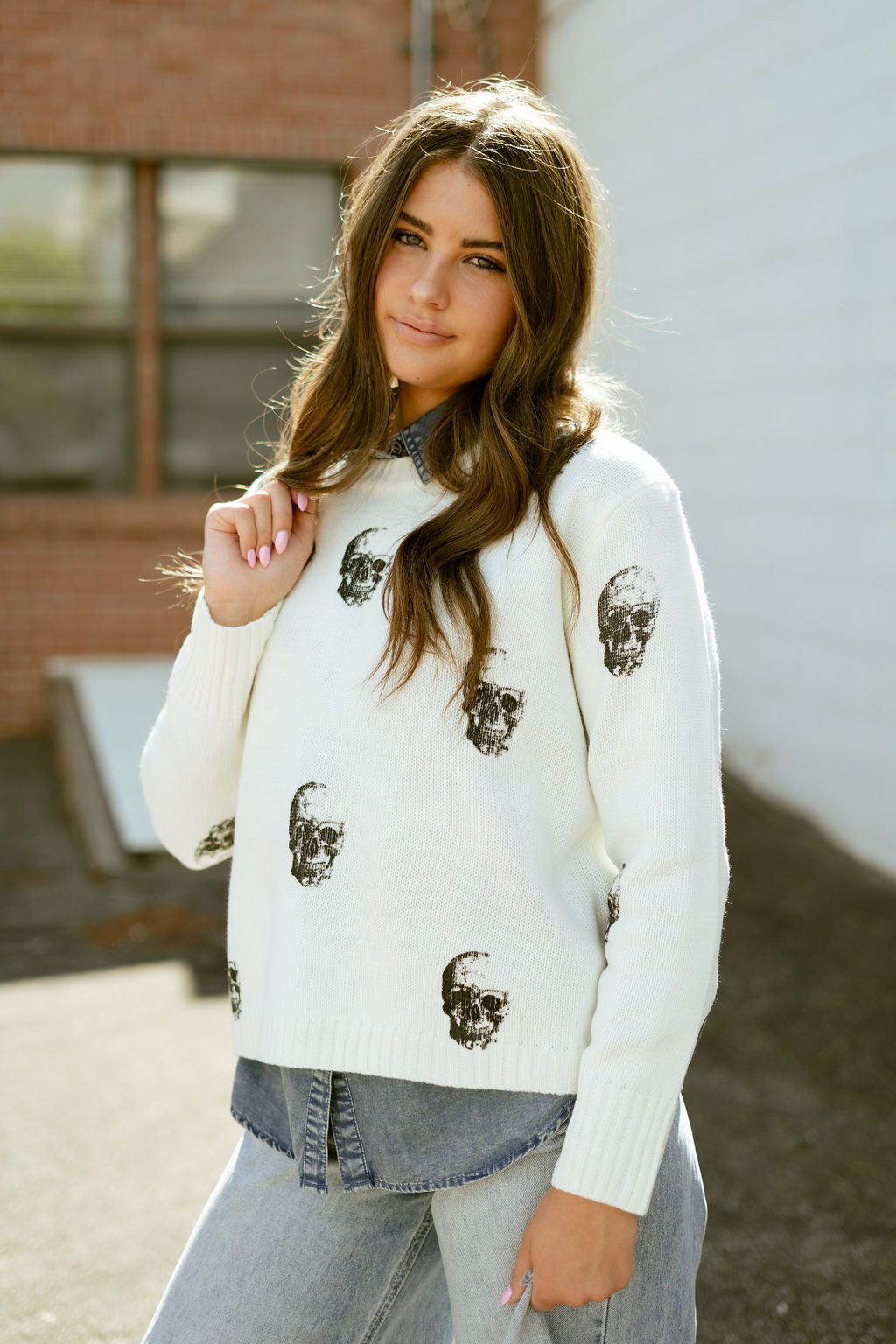 crew neck sweater with skull print