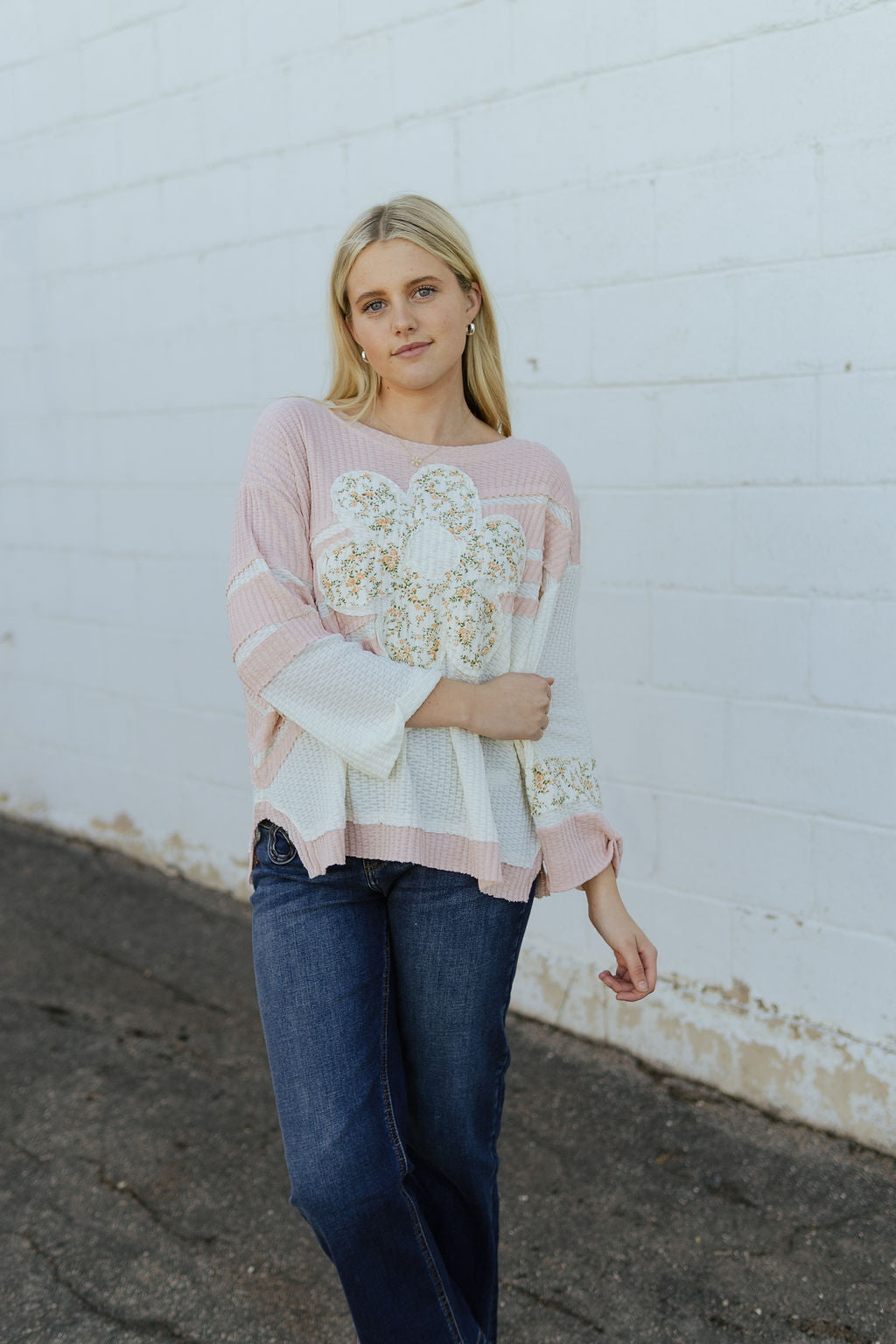 Thermal oversized top with appliqué
