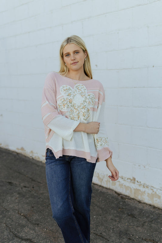 Thermal oversized top with appliqué