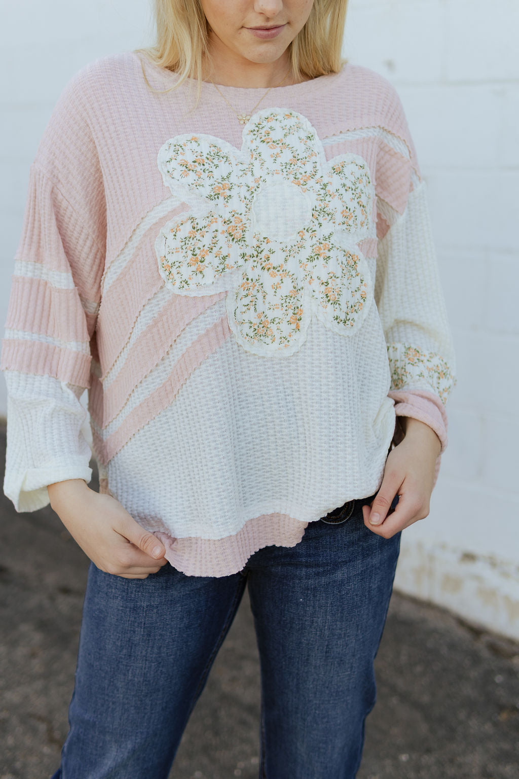Thermal oversized top with appliqué
